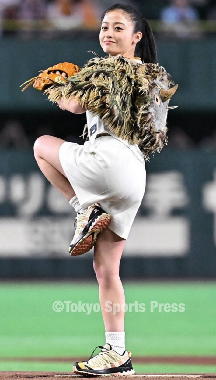 橋本環奈始球式パンツ線1 橋本環奈始球式パンツ線1