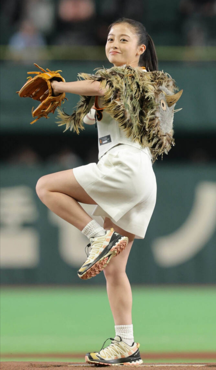 橋本環奈始球式パンツ線3 橋本環奈始球式パンツ線3