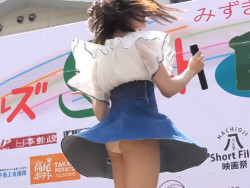ガールズユニットフェスでローカルアイドルが見せパン履き忘れて生パンチラ