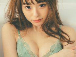 元アイドリング!!!佐藤麗奈が初脱ぎでランジェリー姿を解禁