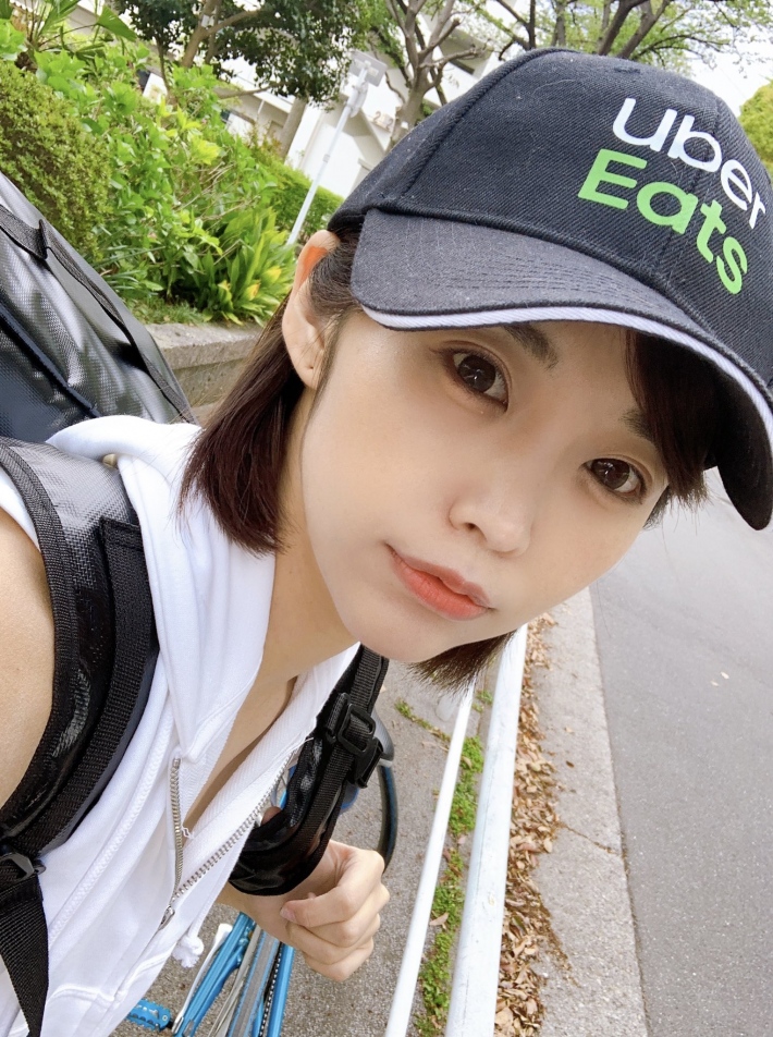 ドスケベウーバーイーツ女性配達員1