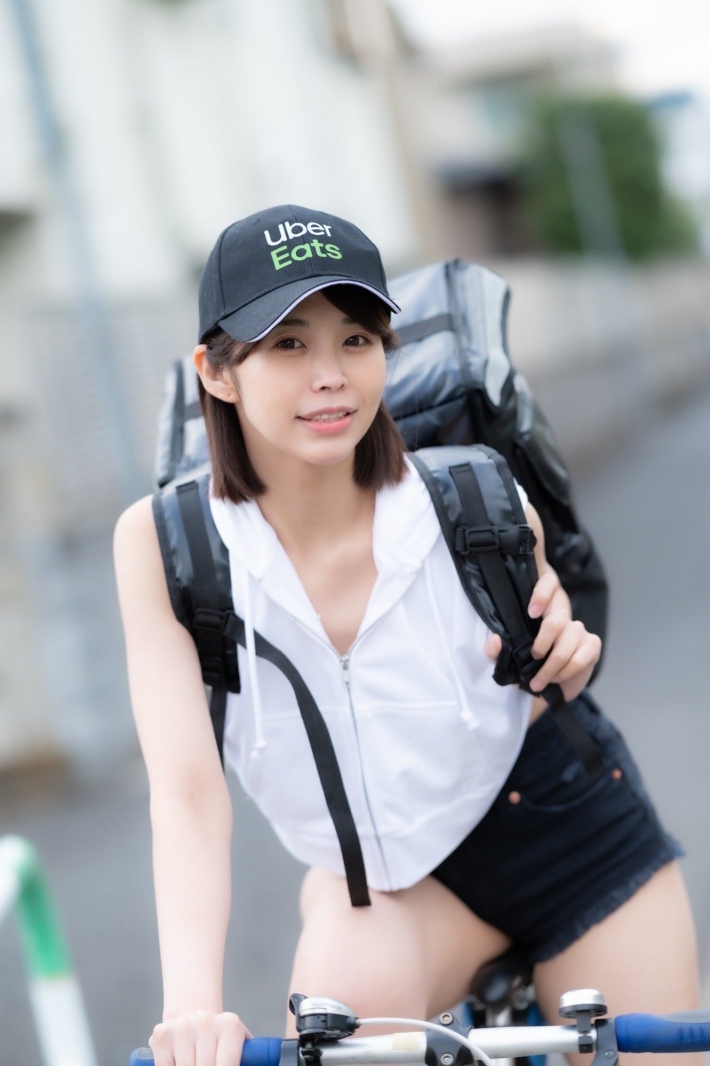 ドスケベウーバーイーツ女性配達員3