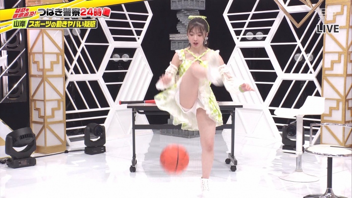 山岸理子パンチラ3
