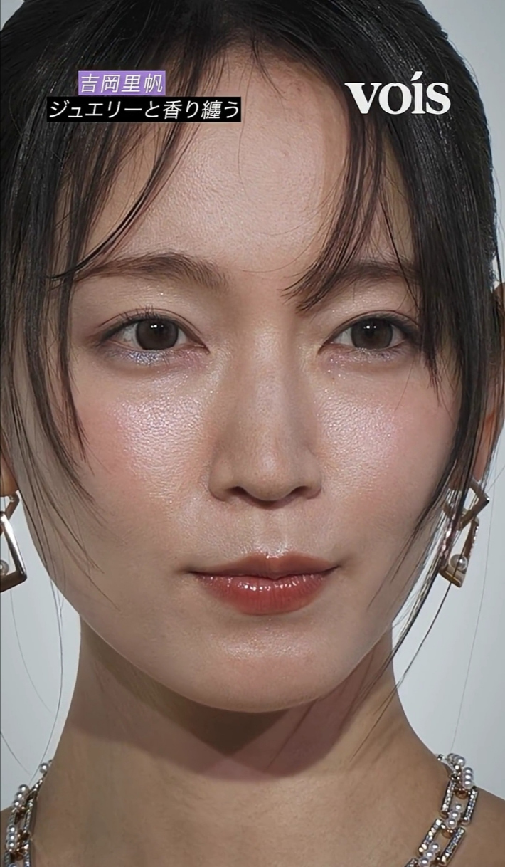 吉岡里帆おっぱい谷間毛穴8