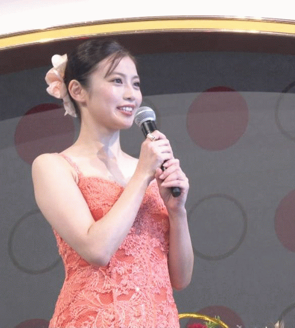 紅白今田美桜おっぱい3